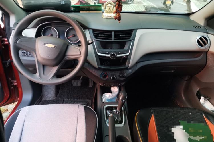 Used Chevrolet Sail 2015 Sail 3 1.3L AMT Ideal Edition Center Console