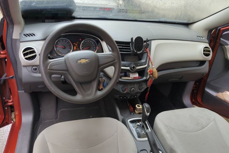 Used Chevrolet Sail 2015 Sail 3 1.3L AMT Ideal Edition Center Console