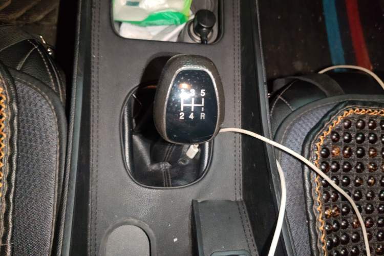 Used Chevrolet Sail 2015 Sail 3 1.5L Manual with Ideal Sunroof Edition Gear Lever