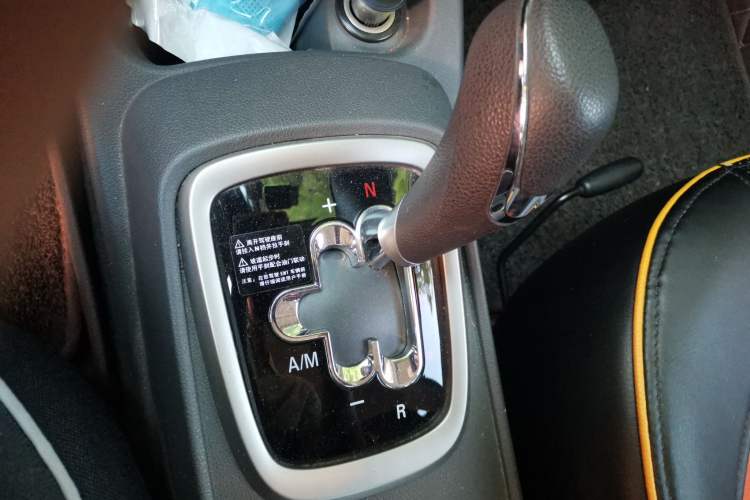 Used Chevrolet Sail 2015 Sail 3 1.3L AMT Ideal Edition Gear Lever