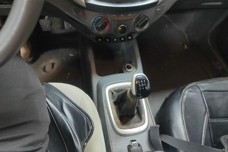 Used Chevrolet Sail 2015 Sail 3 1.5L Manual with Ideal Sunroof Edition Gear Lever