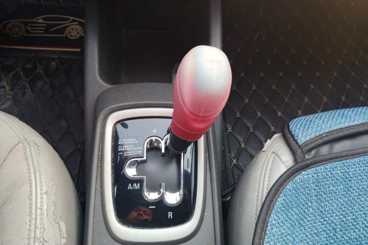 Used Chevrolet Sail 2015 Sail 3 1.3L AMT Ideal Edition Gear Lever