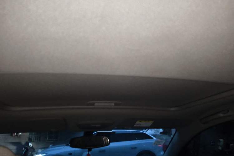 Used Chevrolet Sail 2015 Sail 3 1.5L AMT Happiness Sunroof Edition Headliner