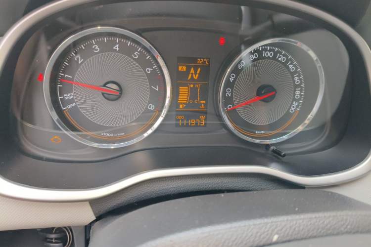 Used Chevrolet Sail 2015 Sail 3 1.3L AMT Ideal Edition Odometer Close Up