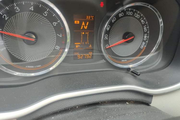 Used Chevrolet Sail 2015 Sail 3 1.3L AMT Ideal Edition Odometer Close Up