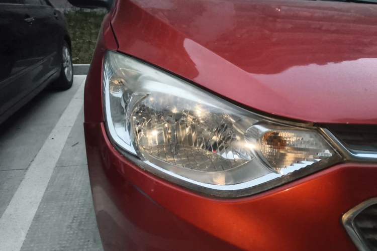 Used Chevrolet Sail 2015 Sail 3 1.5L AMT Happiness Sunroof Edition Right Front Headlight