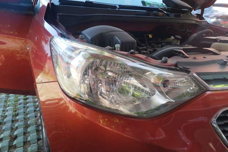 Used Chevrolet Sail 2015 Sail 3 1.3L AMT Ideal Edition Right Front Headlight