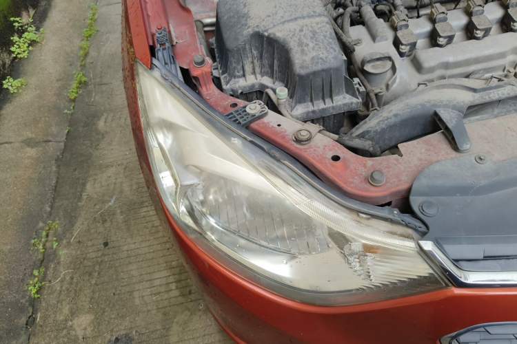 Used Chevrolet Sail 2015 Sail 3 1.3L AMT Ideal Edition Right Front Headlight
