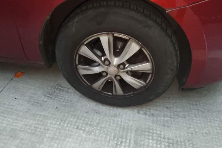 Used Chevrolet Sail 2015 Sail 3 1.5L AMT Happiness Sunroof Edition Right Front Wheel Hub