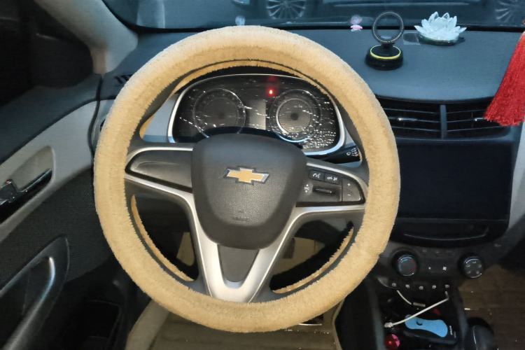 Used Chevrolet Sail 2015 Sail 3 1.5L AMT Happiness Sunroof Edition Steering Wheel