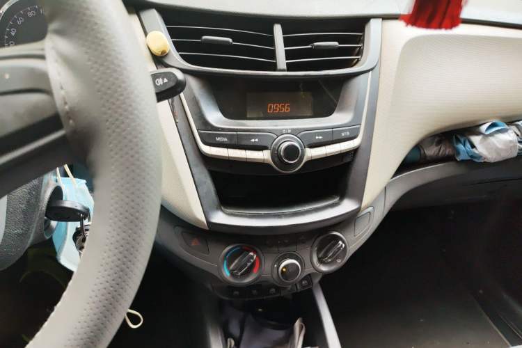 Used Chevrolet Sail 2016 Sail 3 1.3L Manual Comfort Sunroof Edition Audio And AC Panel