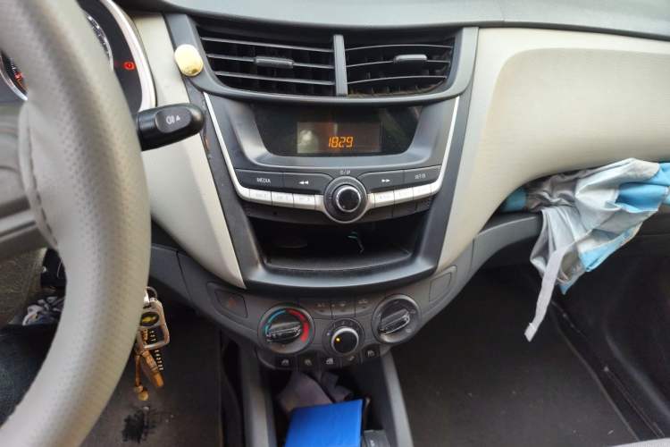 Used Chevrolet Sail 2016 Sail 3 1.3L Manual Comfort Sunroof Edition Audio And AC Panel