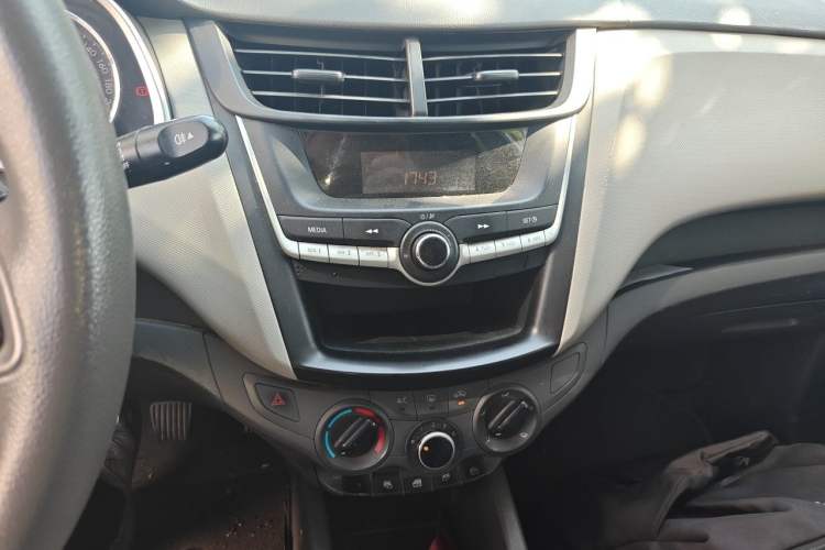 Used Chevrolet Sail 2016 Sail 3 1.3L Manual Comfort Sunroof Edition Audio And AC Panel