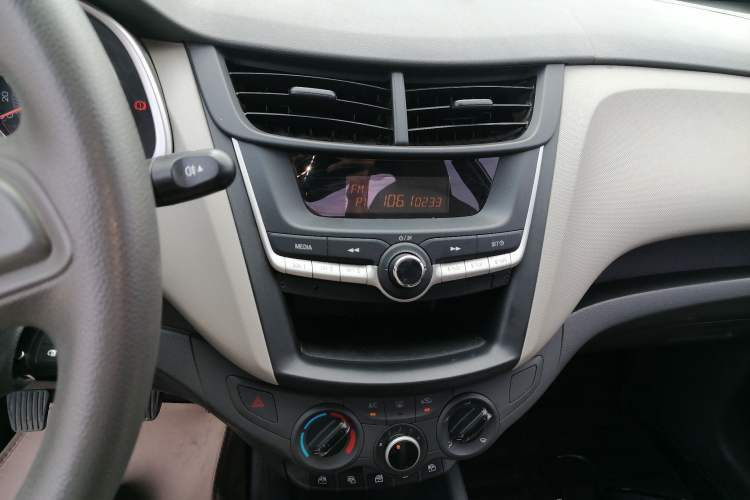 Used Chevrolet Sail 2016 Sail 3 1.3L Manual Comfort Sunroof Edition Audio And AC Panel