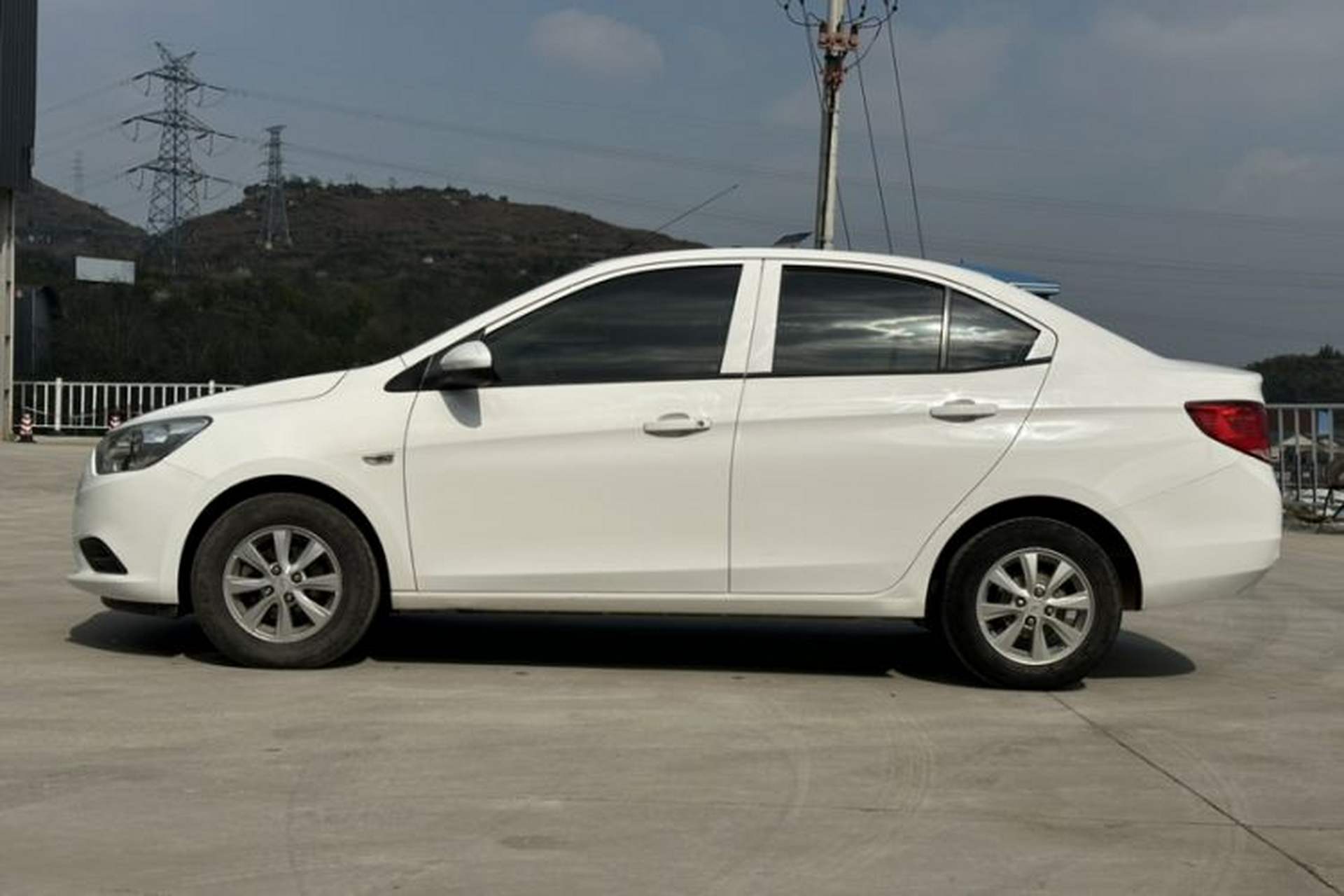 Used Chevrolet Sail 2016 Sail 3 1.3L Manual Comfort Sunroof Edition Exterior 3