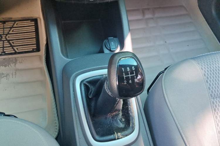 Used Chevrolet Sail 2016 Sail 3 1.3L Manual Comfort Sunroof Edition Gear Lever
