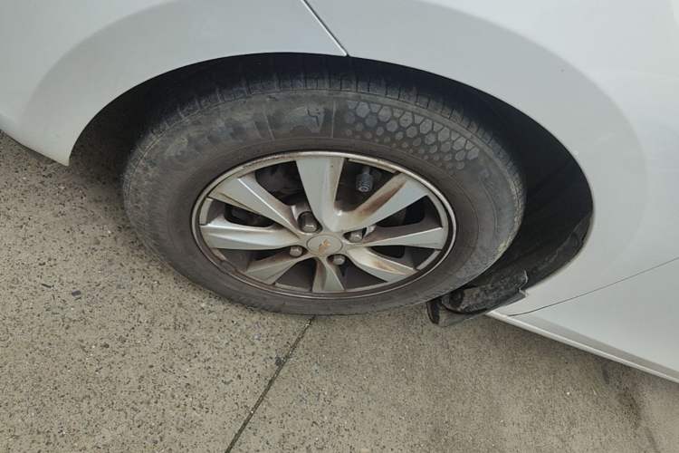 Used Chevrolet Sail 2016 Sail 3 1.3L Manual Comfort Sunroof Edition Left Front Wheel Hub