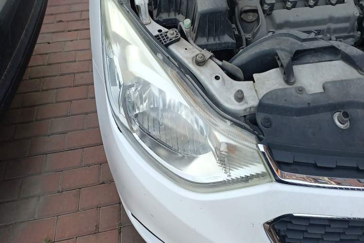 Used Chevrolet Sail 2016 Sail 3 1.3L Manual Comfort Sunroof Edition Right Front Headlight