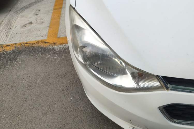 Used Chevrolet Sail 2016 Sail 3 1.3L Manual Comfort Sunroof Edition Right Front Headlight