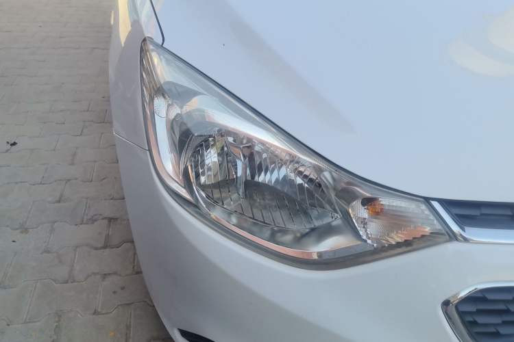 Used Chevrolet Sail 2016 Sail 3 1.3L Manual Comfort Sunroof Edition Right Front Headlight