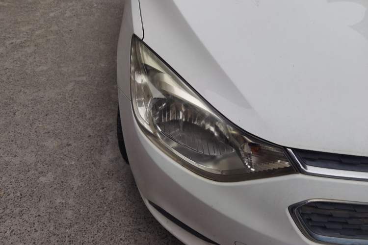 Used Chevrolet Sail 2016 Sail 3 1.3L Manual Comfort Sunroof Edition Right Front Headlight