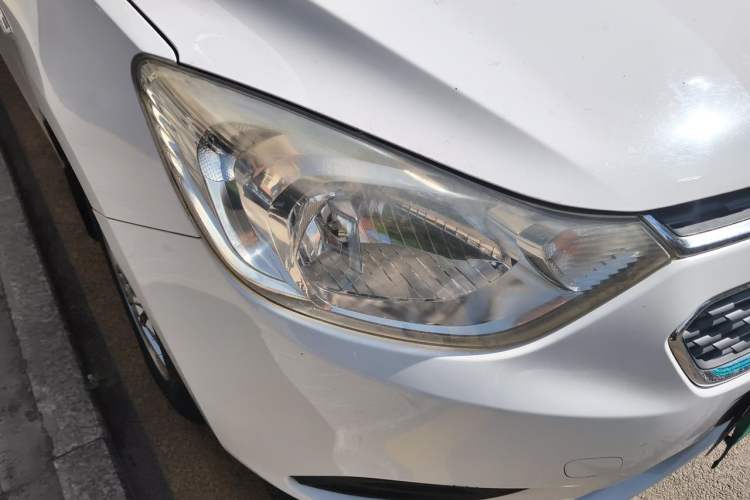Used Chevrolet Sail 2016 Sail 3 1.3L Manual Comfort Sunroof Edition Right Front Headlight