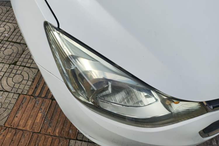 Used Chevrolet Sail 2016 Sail 3 1.3L Manual Comfort Sunroof Edition Right Front Headlight