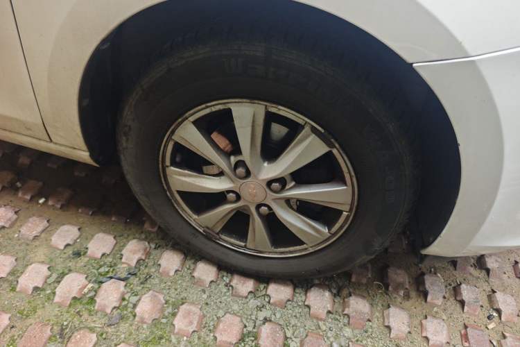 Used Chevrolet Sail 2016 Sail 3 1.3L Manual Comfort Sunroof Edition Right Front Wheel Hub