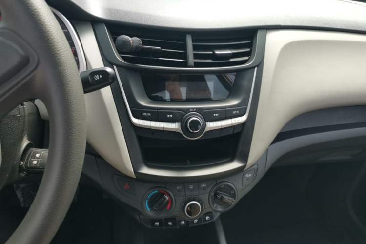 Used Chevrolet Sail 2018 Sail 3 1.5L Manual with Ideal Sunroof Edition Audio And AC Panel