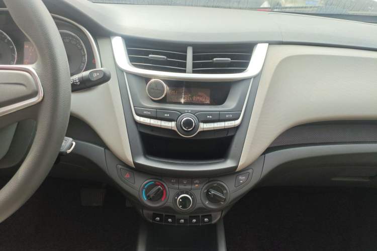 Used Chevrolet Sail 2018 Sail 3 1.3L AMT Ideal Edition Audio And AC Panel