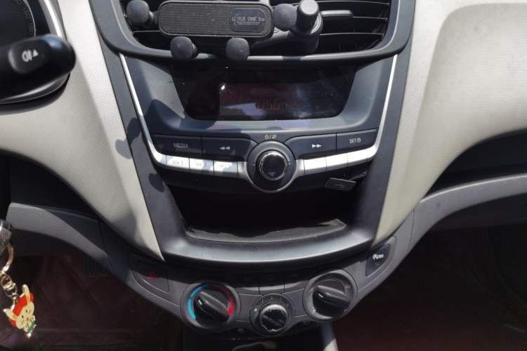 Used Chevrolet Sail 2018 Sail 3 1.3L AMT Ideal Edition Audio And AC Panel