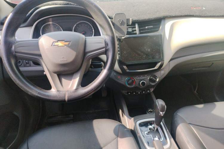 Used Chevrolet Sail 2018 Sail 3 1.3L AMT Ideal Edition Center Console