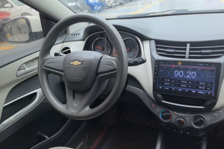 Used Chevrolet Sail 2018 Sail 3 1.3L AMT Ideal Edition Center Console