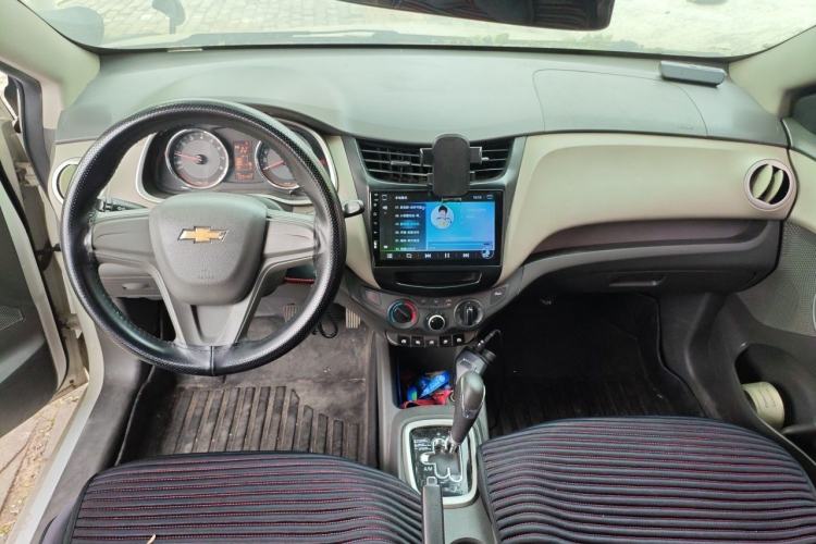 Used Chevrolet Sail 2018 Sail 3 1.3L AMT Ideal Edition Center Console