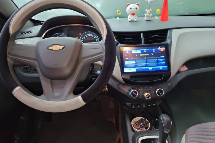 Used Chevrolet Sail 2018 Sail 3 1.3L AMT Ideal Edition Center Console