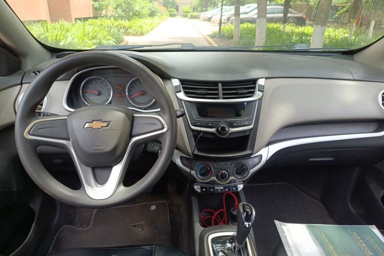 Used Chevrolet Sail 2018 Sail 3 1.3L AMT Ideal Edition Center Console