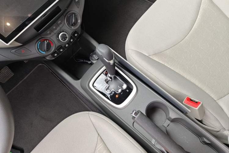 Used Chevrolet Sail 2018 Sail 3 1.3L AMT Ideal Edition Gear Lever
