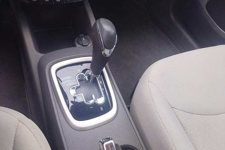 Used Chevrolet Sail 2018 Sail 3 1.3L AMT Ideal Edition Gear Lever