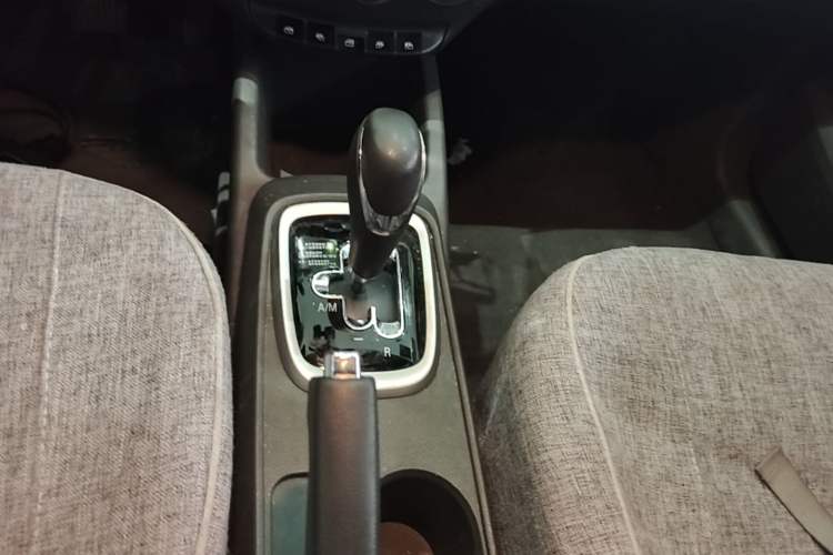 Used Chevrolet Sail 2018 Sail 3 1.3L AMT Ideal Edition Gear Lever