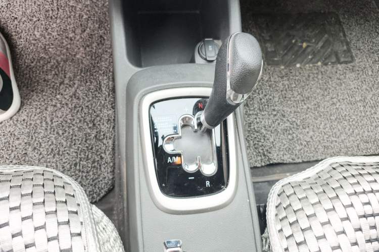 Used Chevrolet Sail 2018 Sail 3 1.3L AMT Ideal Edition Gear Lever