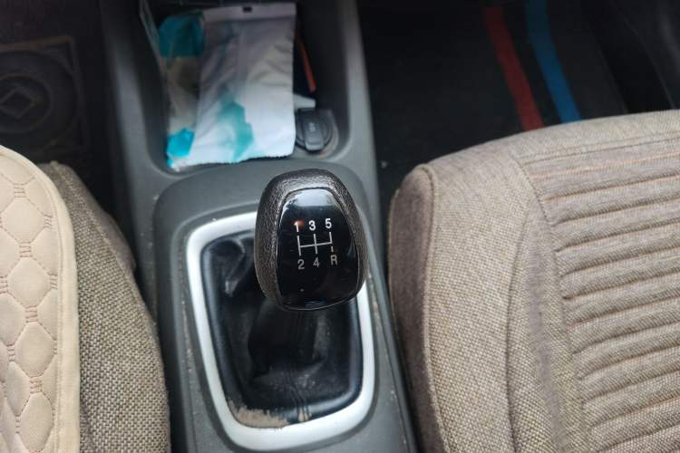 Used Chevrolet Sail 2018 Sail 3 1.5L Manual with Ideal Sunroof Edition Gear Lever