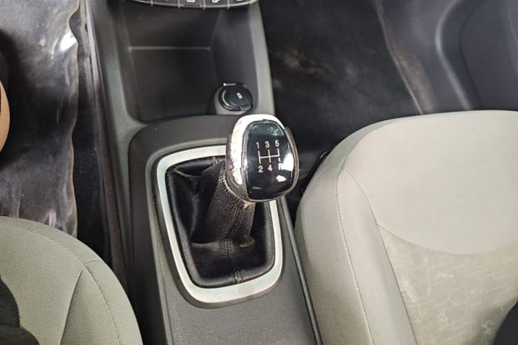 Used Chevrolet Sail 2018 Sail 3 1.5L Manual with Ideal Sunroof Edition Gear Lever