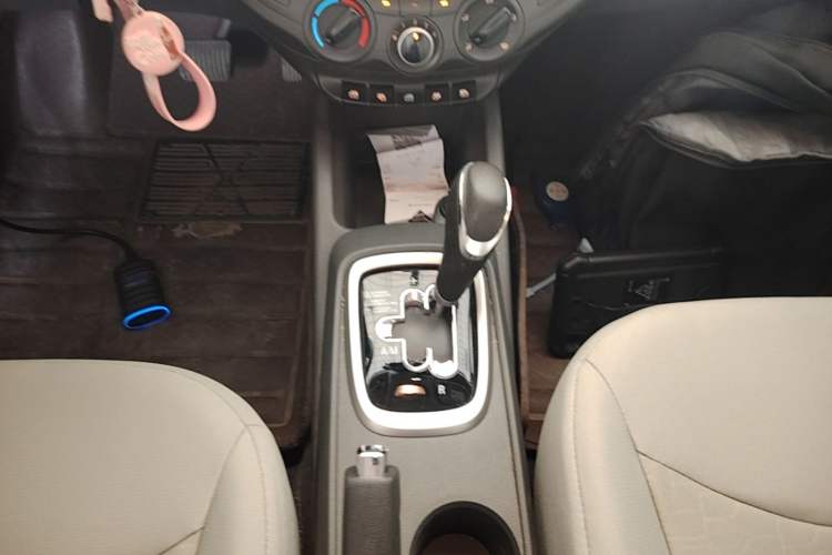 Used Chevrolet Sail 2018 Sail 3 1.3L AMT Ideal Edition Gear Lever