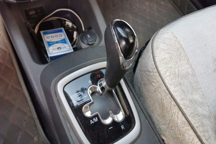Used Chevrolet Sail 2018 Sail 3 1.5L AMT Happiness Sunroof Edition Gear Lever