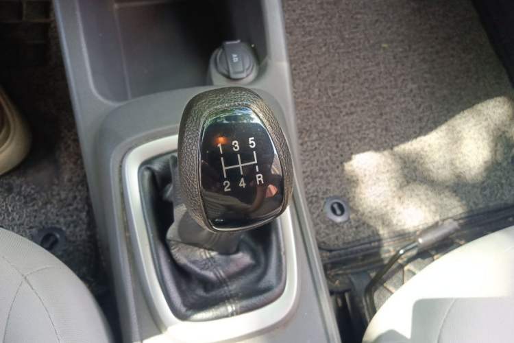 Used Chevrolet Sail 2018 Sail 3 1.5L Manual with Ideal Sunroof Edition Gear Lever
