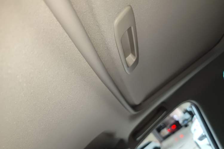 Used Chevrolet Sail 2018 Sail 3 1.5L AMT Happiness Sunroof Edition Headliner