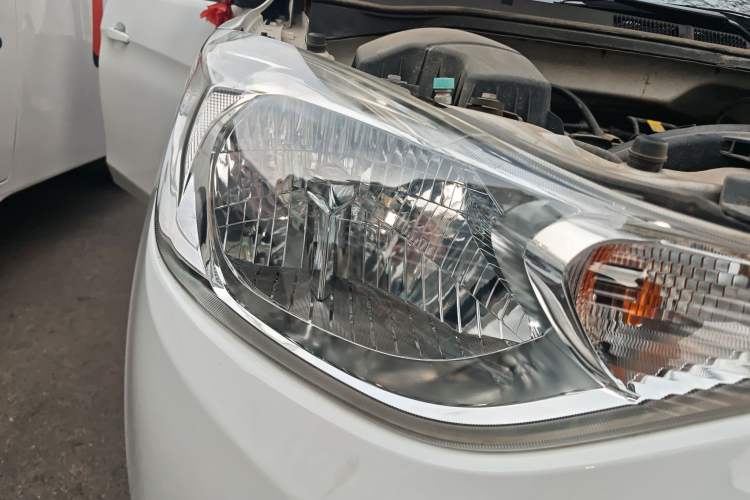 Used Chevrolet Sail 2018 Sail 3 1.3L AMT Ideal Edition Right Front Headlight