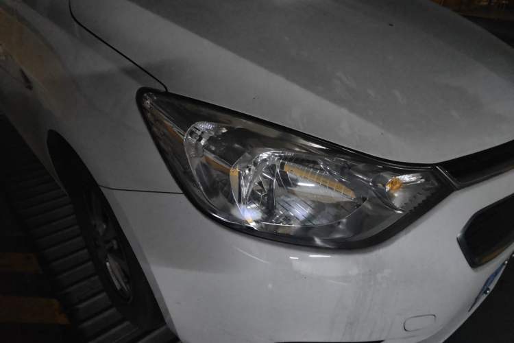 Used Chevrolet Sail 2018 Sail 3 1.3L Manual Comfort Sunroof Edition Right Front Headlight