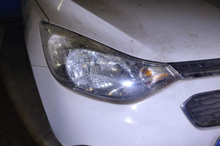Used Chevrolet Sail 2018 Sail 3 1.5L Manual with Ideal Sunroof Edition Right Front Headlight
