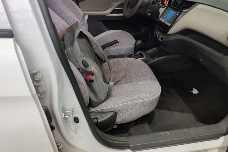 Used Chevrolet Sail 2018 Sail 3 1.3L AMT Ideal Edition Right Front Seat